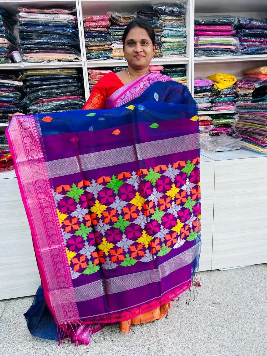 Queen Fashions Handlooms gallery image 15