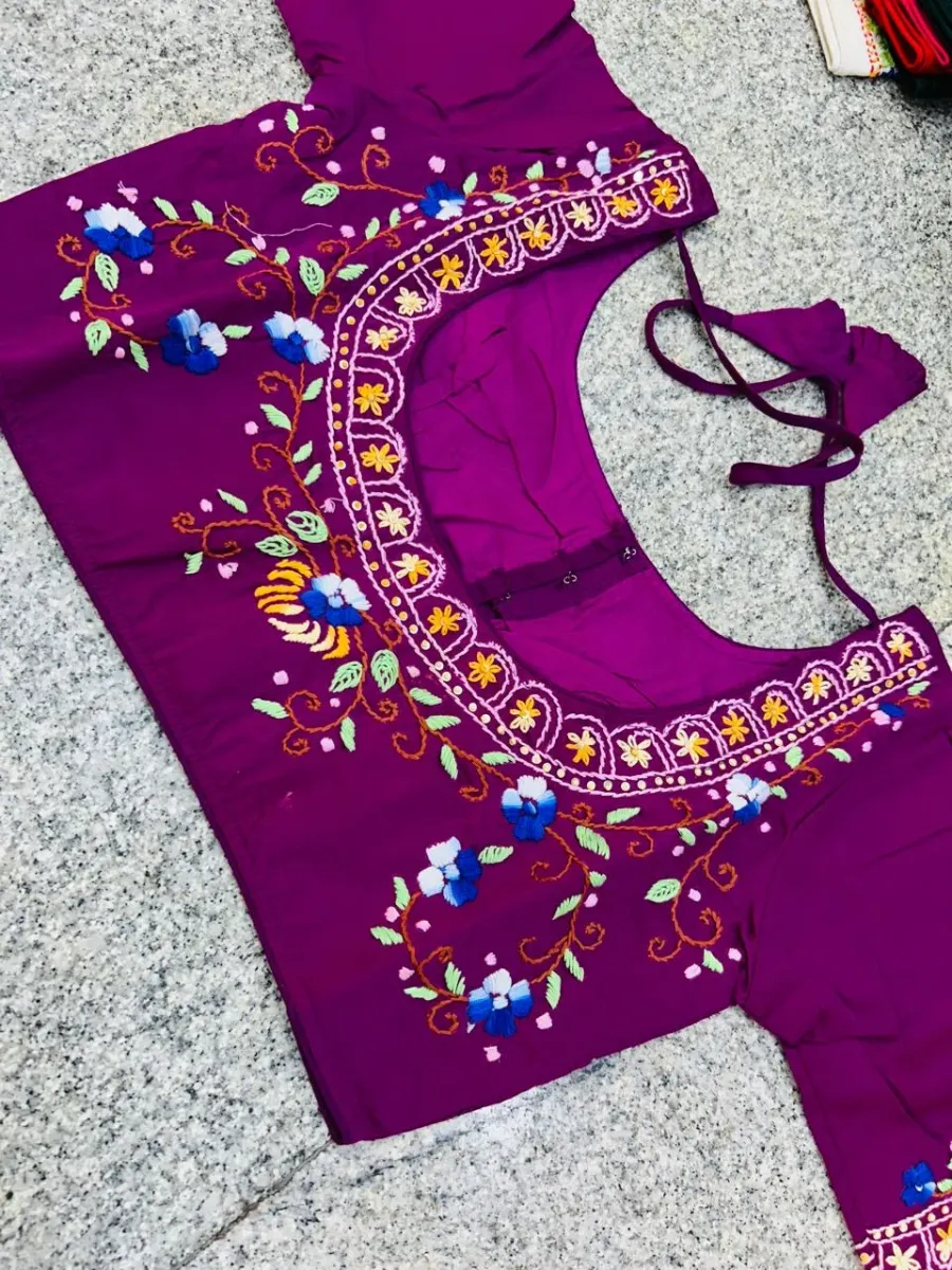 Queen Fashions Handlooms gallery image 32