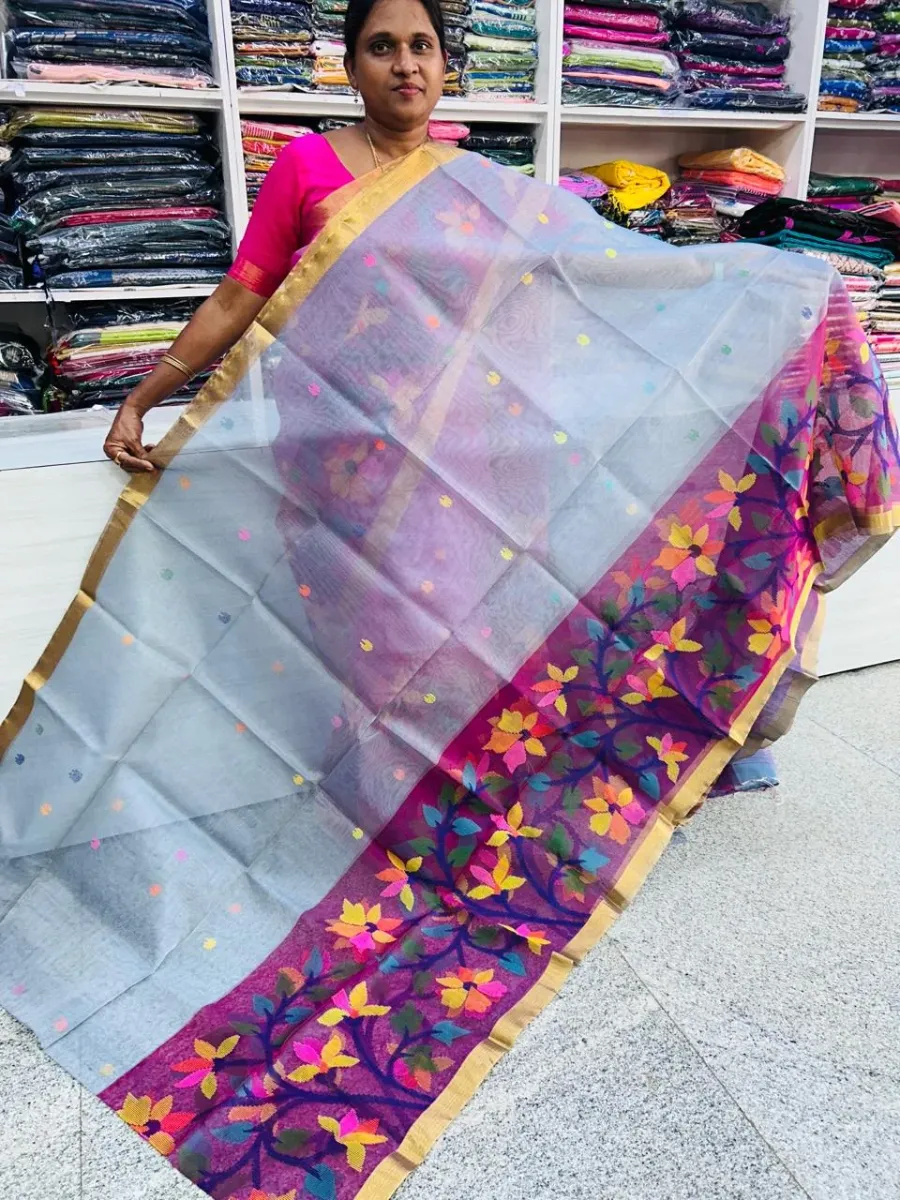 Queen Fashions Handlooms gallery image 18