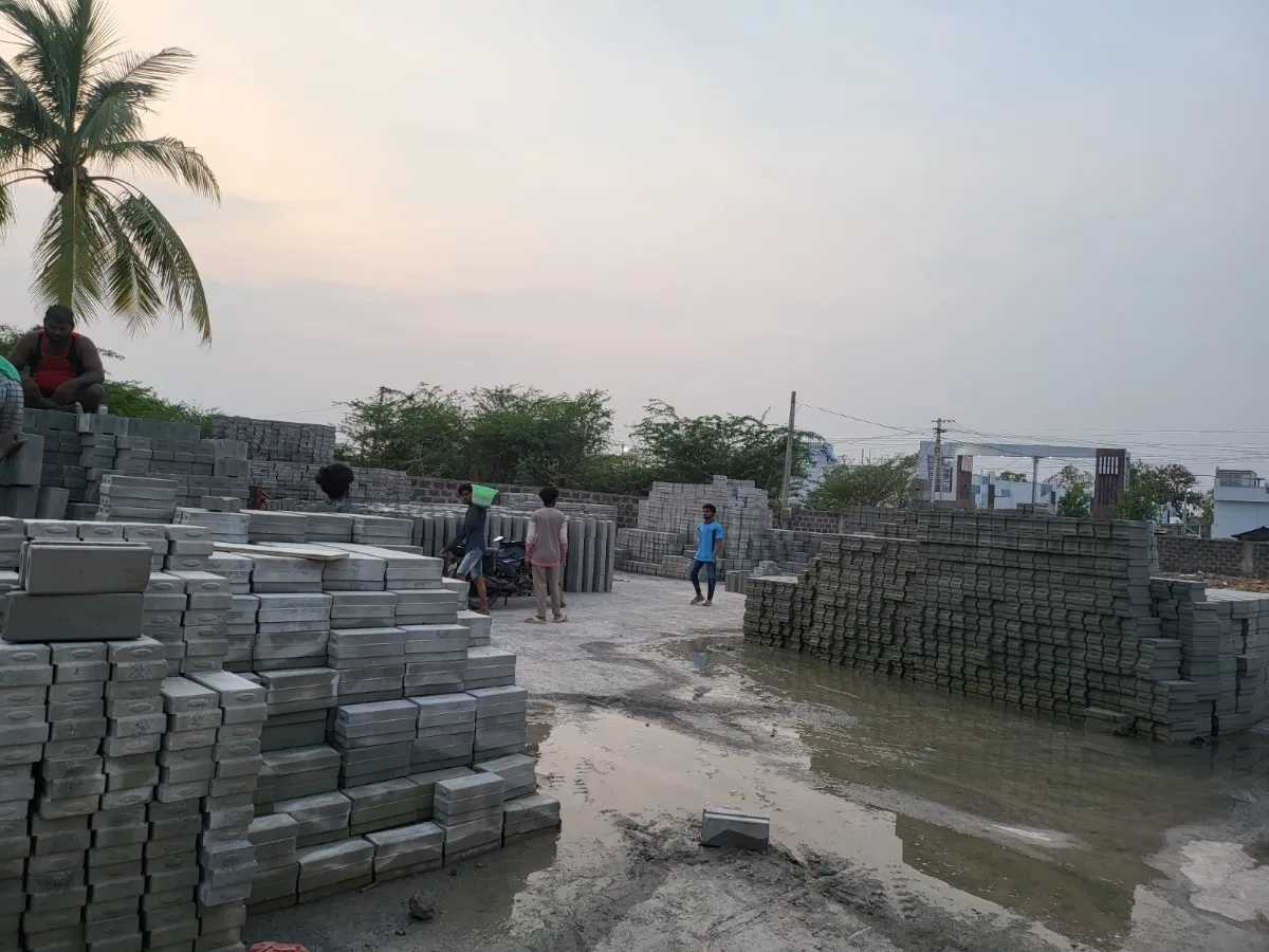 SVS Quality Interlocking Bricks gallery image 9